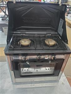 CAMP CHEF COVEN3.2 BURNER PROPANE CAMP STOVE. NO HOSE